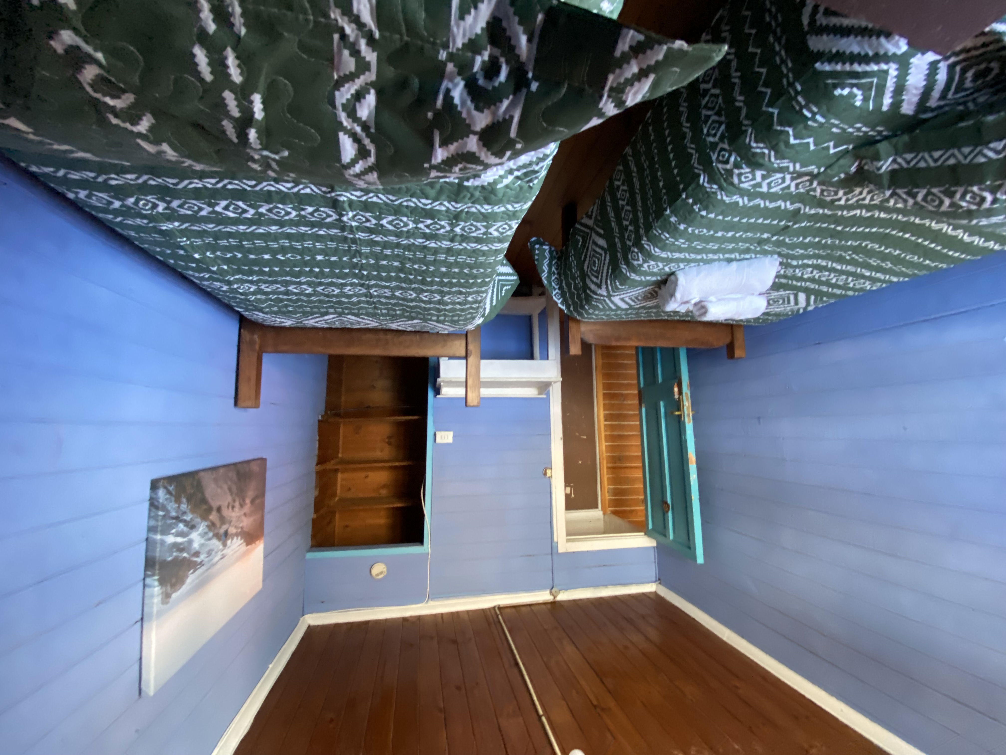 Doble con 2 camas y baño compartido..